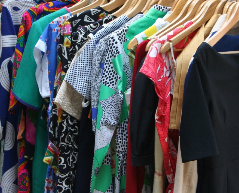 boutique-ROQUEBILLIERE-min_dresses_apparel_clothing_clothes_clothes_hangers_wooden_hangers_retail_shop_closet-1149845